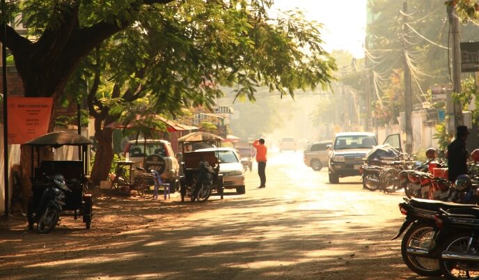 カンボジアの道路の写真