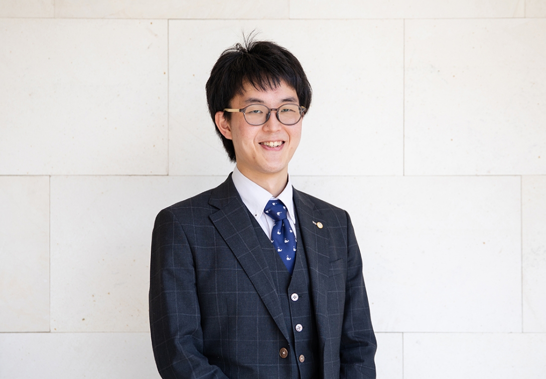岡治 亮輔
